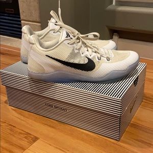 KOBE XI basketball shoes size 7 1/2